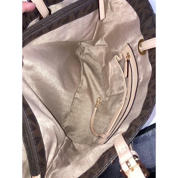 MICHAEL KORS, LARGE BROWN SAFFIANO LEATHER SHOULDER BAG ASIS - Picture 6 of 13